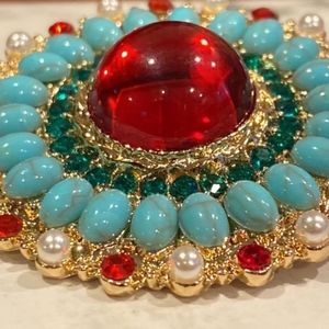 GREAT GIFT! GORGEOUS BAROQUE PALACE BROOCH EC